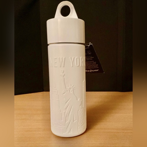 NWT White New York Embossed Water Bottle - Picture 8 of 11